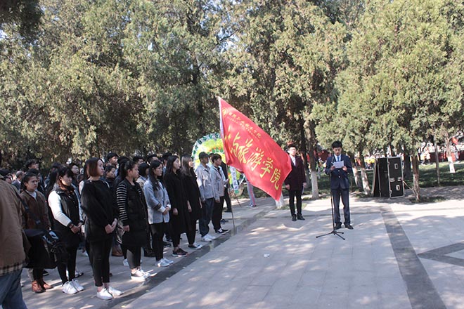 清明节扫墓1.JPG